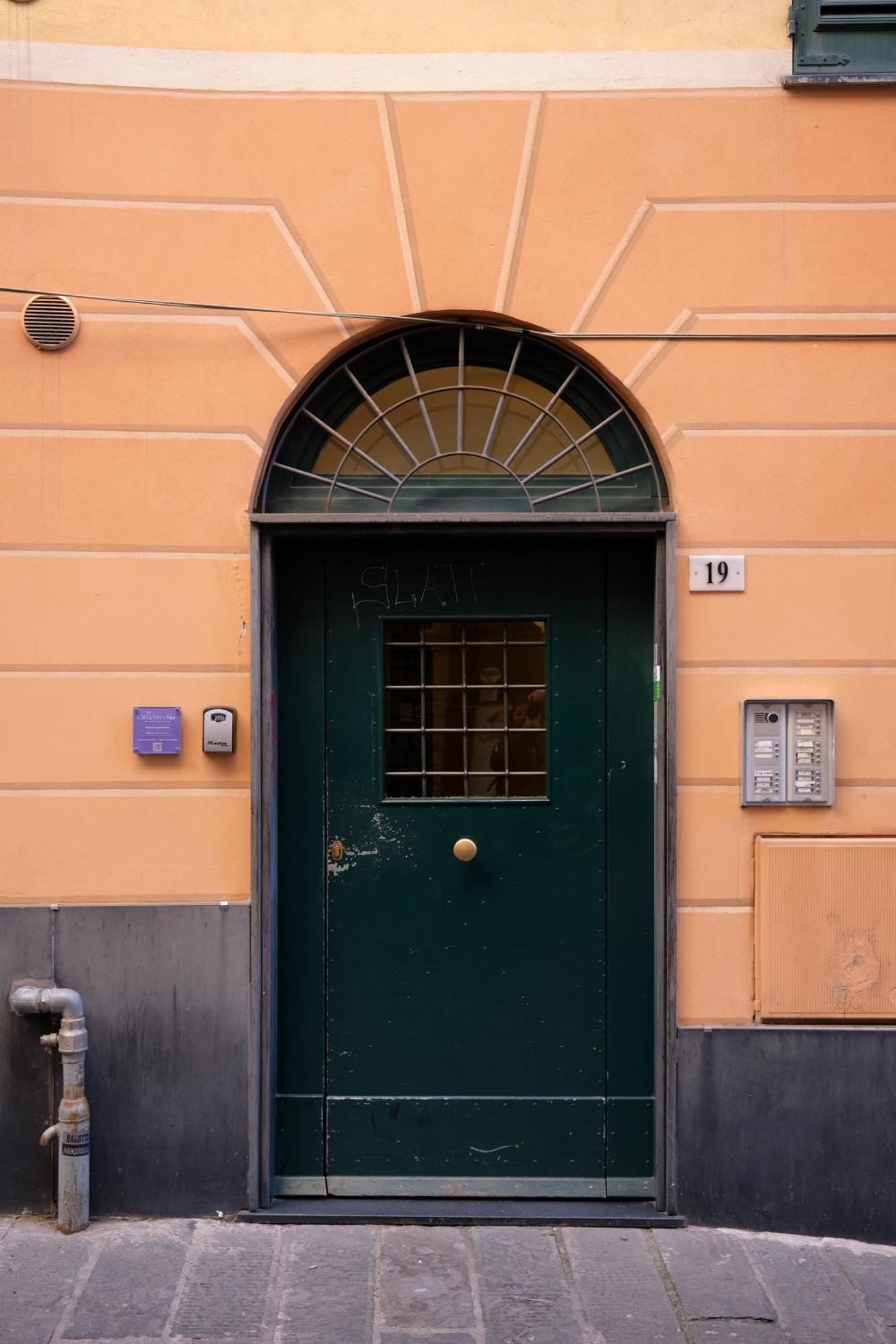 Prione'S Apartment Bis Genoa Exterior photo